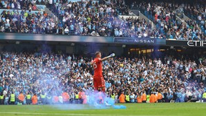 Manchester City lamenta agressão a guarda-redes do Aston Villa durante festejos