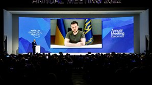 Zelensky exige “sanções máximas” contra a Rússia no Fórum Económico Mundial em Davos