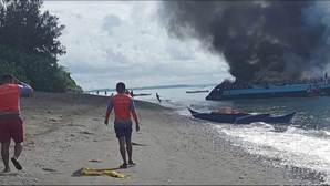 Incêndio num 'ferry' causa sete mortos nas Filipinas