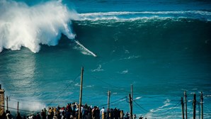 Nazaré bate recorde da maior onda do Mundo