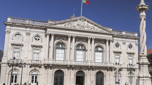 Armadilha da PJ caça fiscais da Câmara Municipal de Lisboa. Apanhados com envelopes de dinheiro
