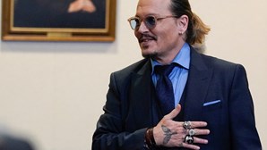 Johnny Depp tem caso com advogada que o defendeu no processo de difamação contra o 'The Sun'