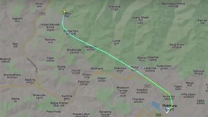 Avião com 22 pessoas a bordo desaparece no Nepal pouco depois de descolar