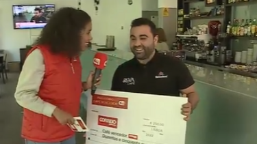 Sara Santos entregou um prémio do 'Café Vencedor' em Arcos de Valdevez