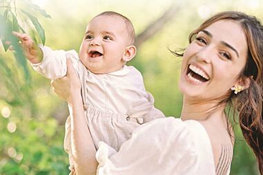 Angie Costa com o filho, Martim 