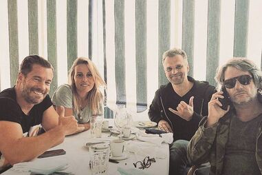 ‘Macaco’ (à esq.) e Daniel Lorenz (2º da dir.), entre amigos