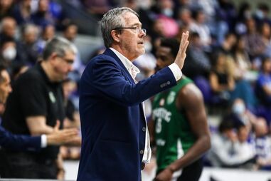 Treinador Luís Magalhães