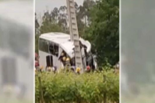 Três mortos e 31 feridos em despiste de autocarro na A1