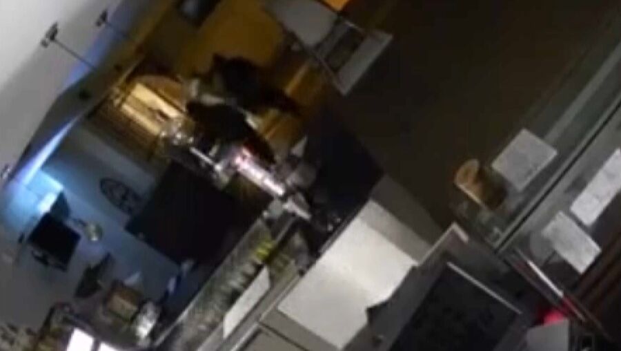 Trio assalta pizzaria na Póvoa de Varzim. Crime registado pelas câmaras de videovigilância