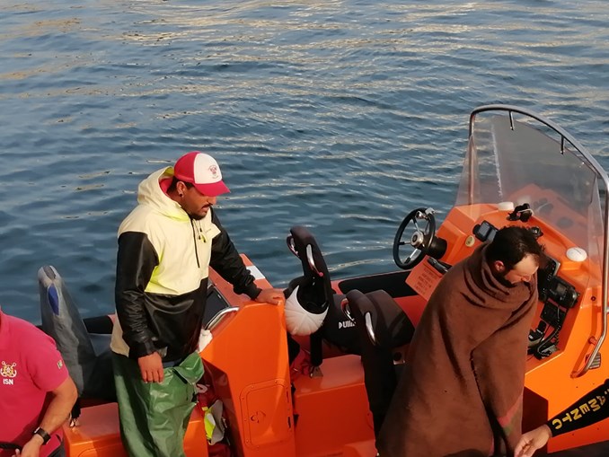 Pescadores resgatados na praia do Tonel, Sagres