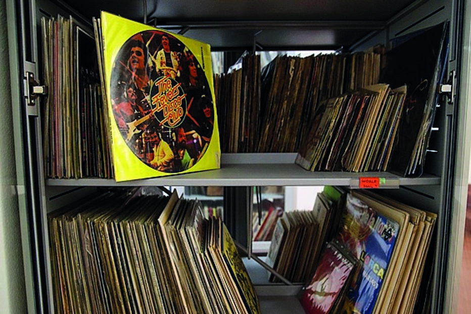Biblioteca Municipal de Coimbra vai colocar à disposição a sua coleção de discos em vinil, que podem ser ouvidos mediante marcação