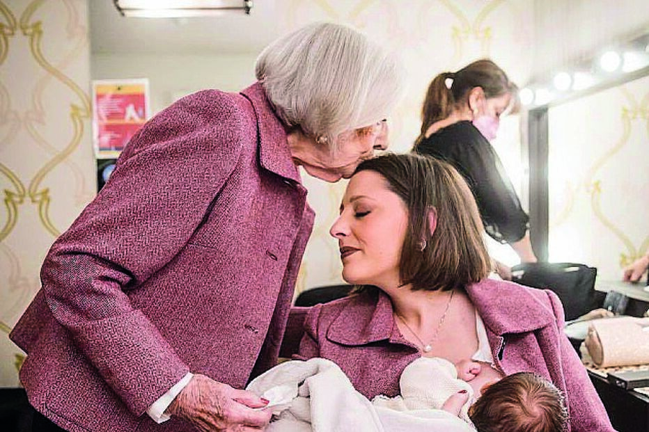 Lídia Muñoz com a avó Eunice 