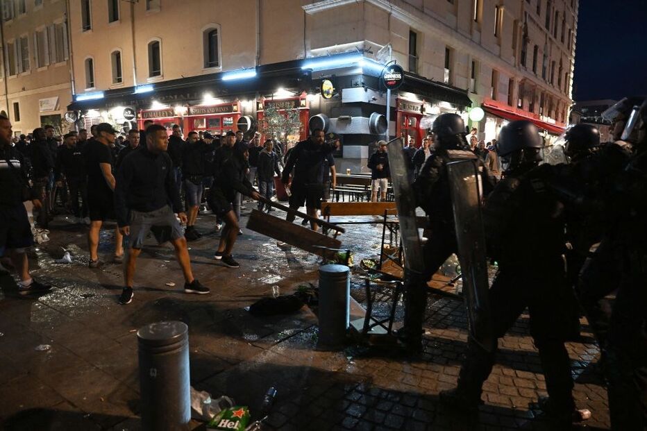 Confrontos entre adeptos