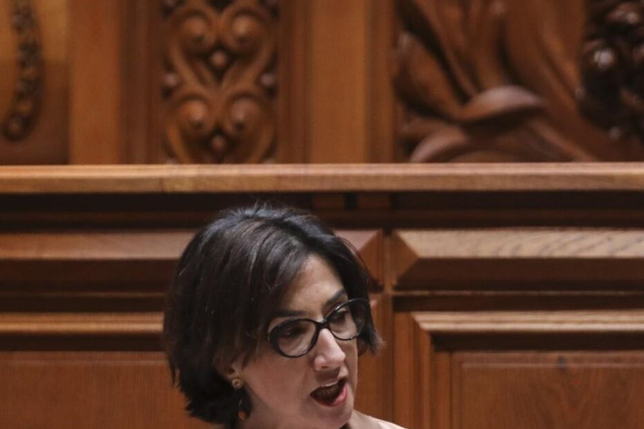 Ministra da Agricultura e Alimentação, Maria do Céu Antunes