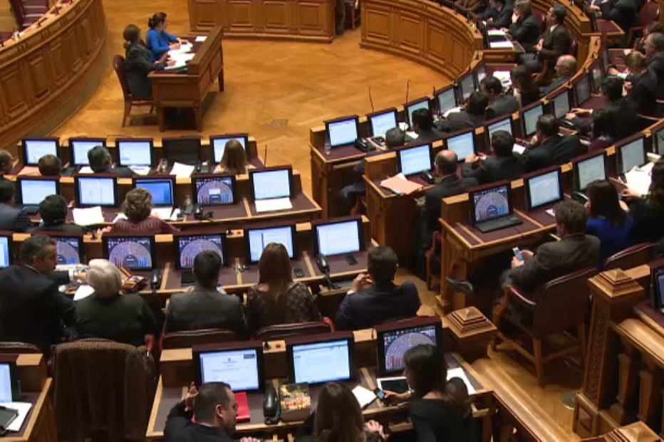 Deputados na Assembleia da República