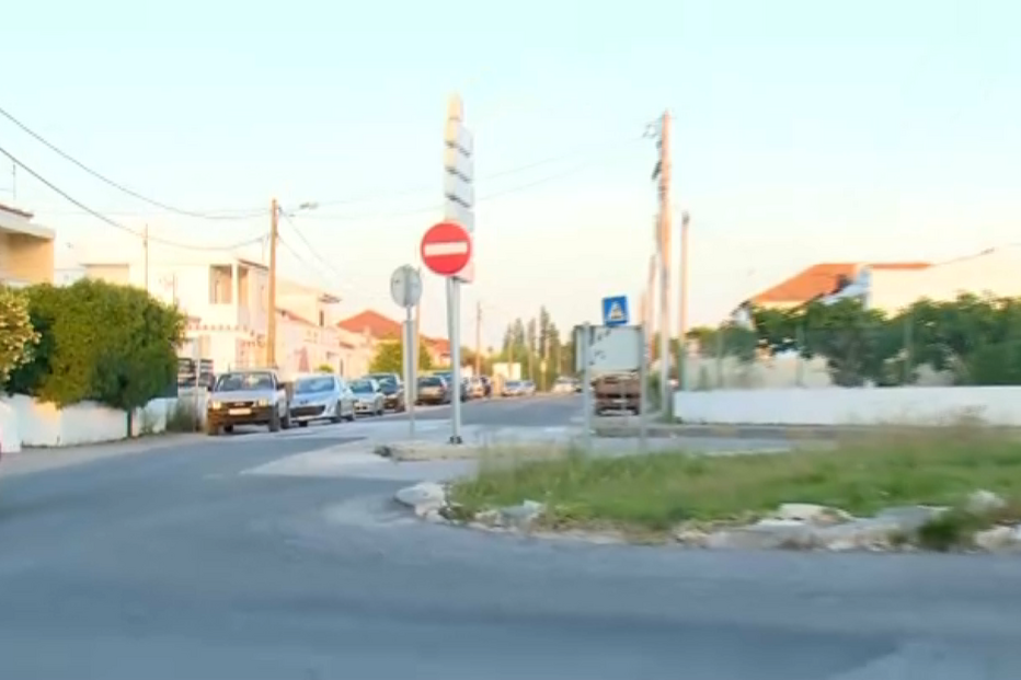 Homem esfaqueado em Algoz