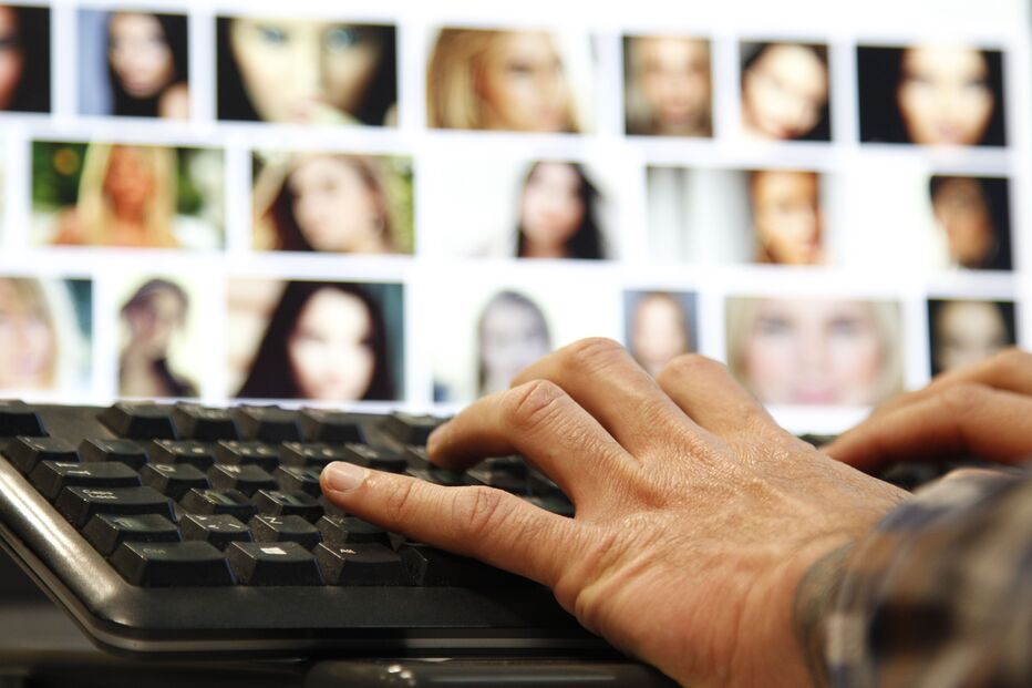 redes socias, pornografia, xx