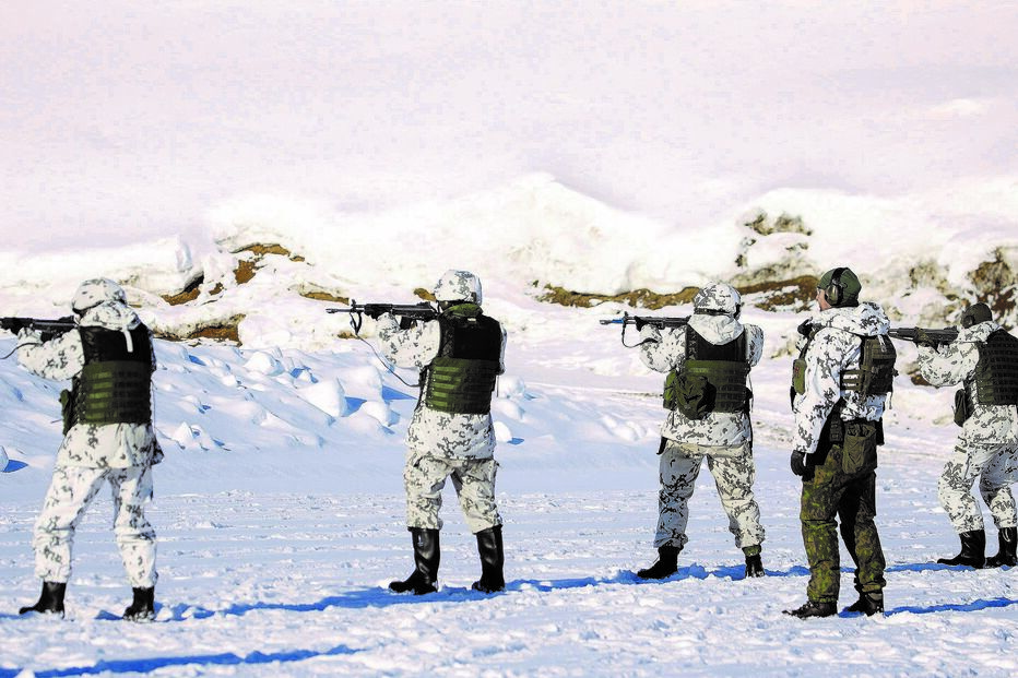 Militares finlandeses em manobras