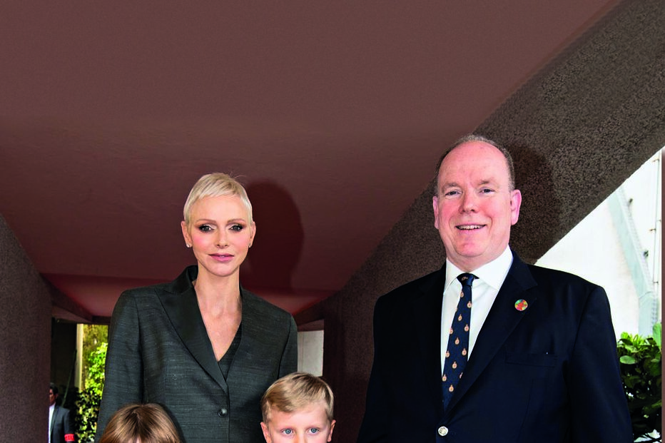 Charlene  e Alberto com os filhos