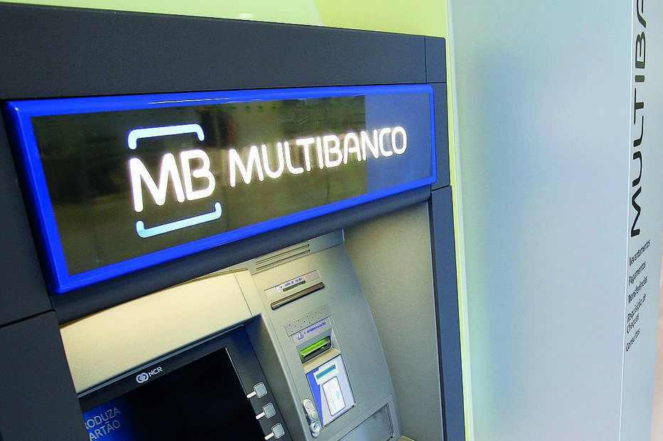'Dei cabo da minha vida”: Bancário confessa desvio de 150 mil euros