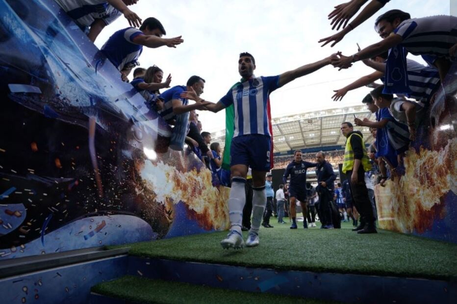 Fernando Andrade entra para o balneário depois do jogo