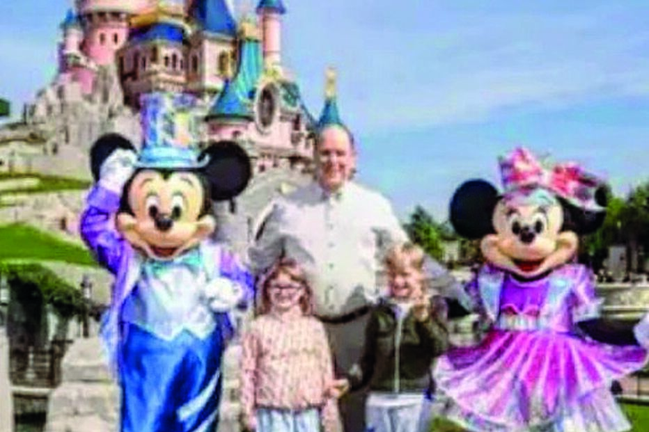 Príncipe Alberto com os filhos