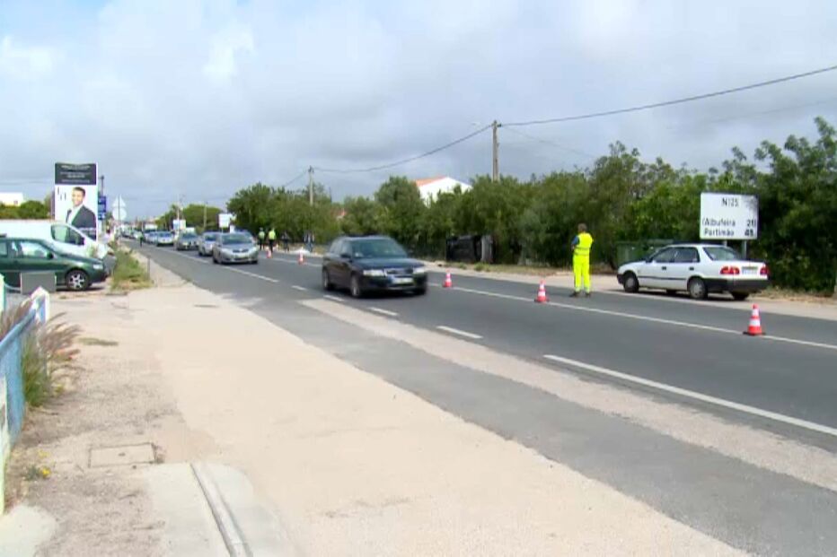 Condutor mata mãe e filha e tenta fugir