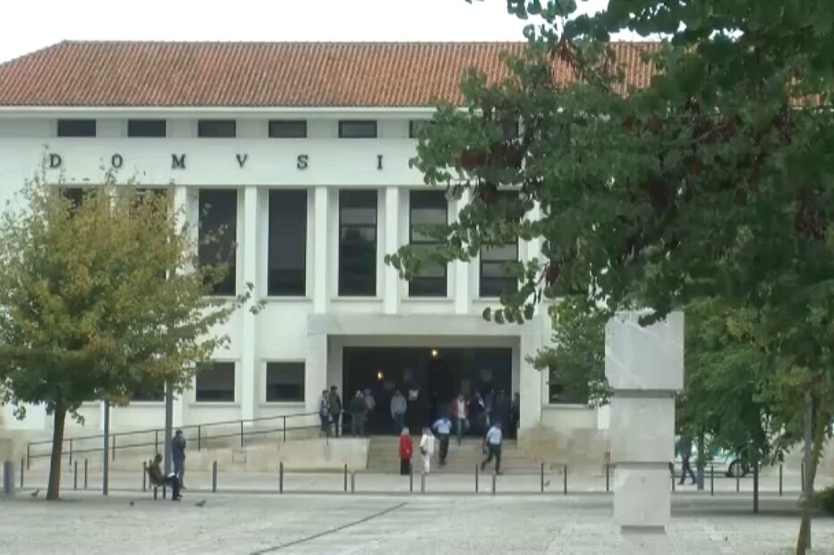 Tráfico de armas e furto qualificado: Gang julgado por mais de 100 crimes