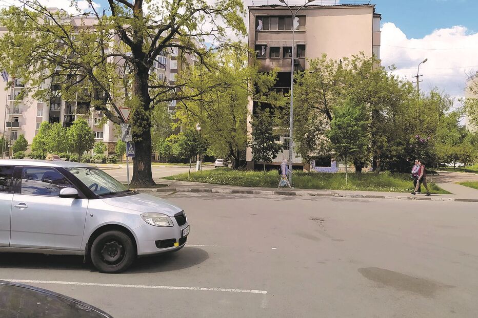 bucha, ucrânia, carro