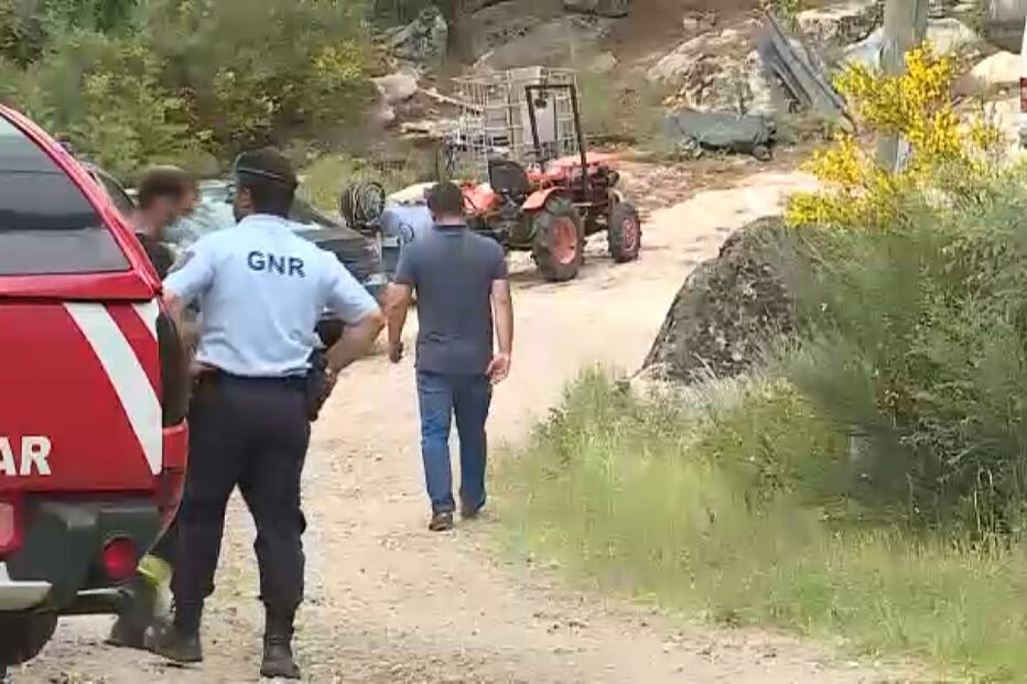 Mulher finge estar morta para escapar ao marido em Armarar