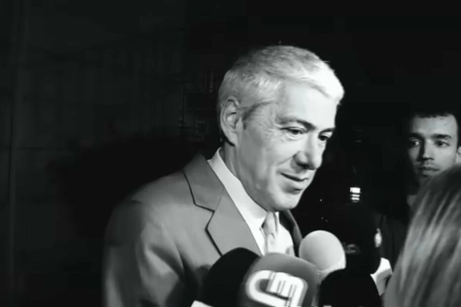 Sócrates faz nova vida em terras do Brasil e ajuda amigo Lula da Silva na corrida à presidência