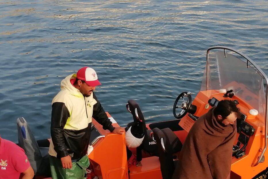 Pescadores resgatados na praia do Tonel, Sagres