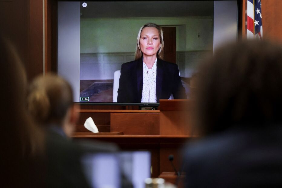 Kate Moss namorou com Johnny Depp e testemunhou a favor do ator, negando as alegadas agressões mencionadas por Amber Heard