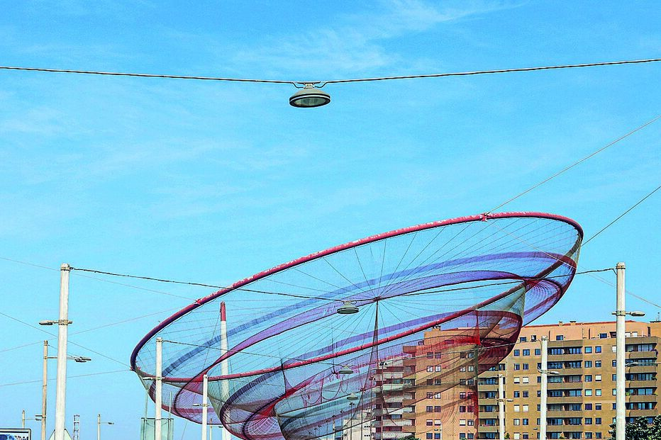 Metrobus vai até à Praça Cidade do Salvador, conhecida como Anémona