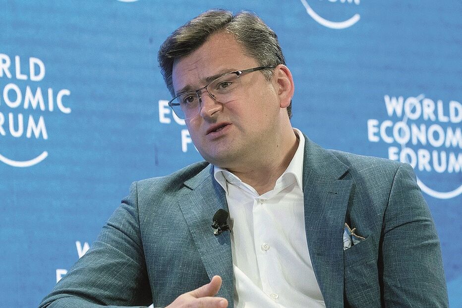 MNE Dmytro Kuleba acusa a NATO de se deixar intimidar pela Rússia