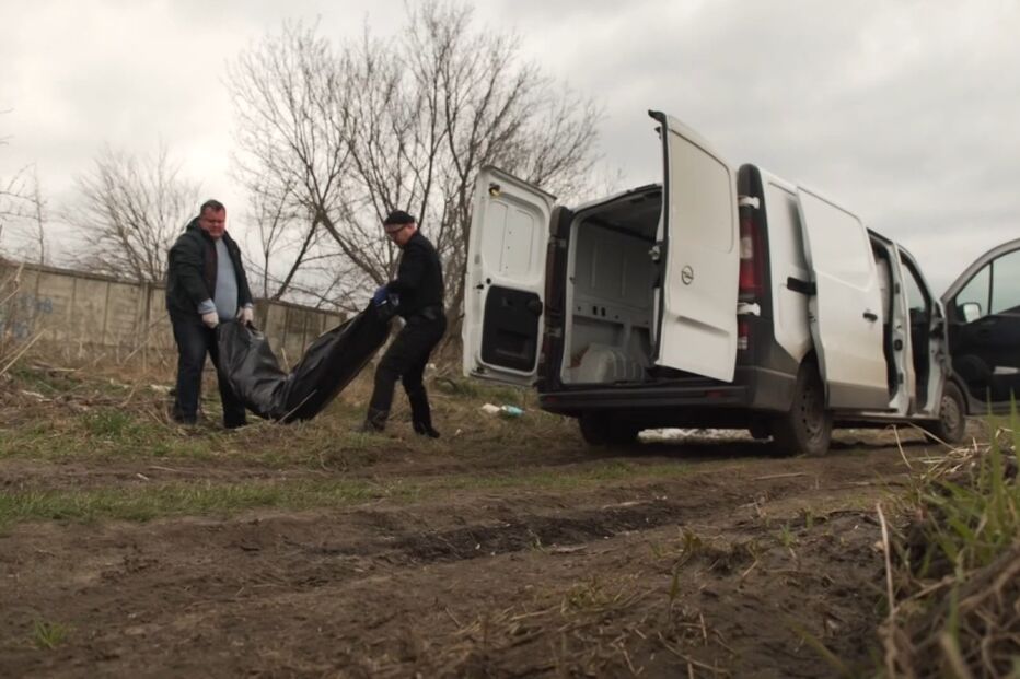 Documentário tem imagens nunca vistas na TV portuguesa que mostram execuções à queima-roupa  e relatos impressionantes de quem perdeu tudo