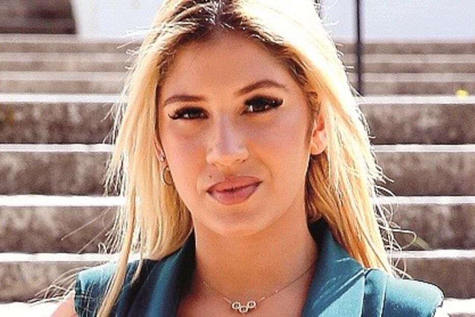 Jovem diz que o ex-futebolista é que escreveu o comunicado que publicou nas suas redes sociais a desmentir acusações