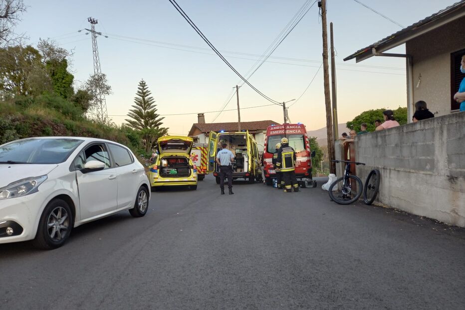 Motociclista gravemente ferido após colisão com um carro em Arouca