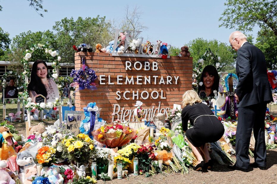 Joe Biden e Jill Biden visitaram memorial das vítimas de massacre no Texas