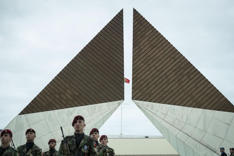 Militares dos três ramos das Forças Armadas, polícias e guardas estiveram na cerimónia 