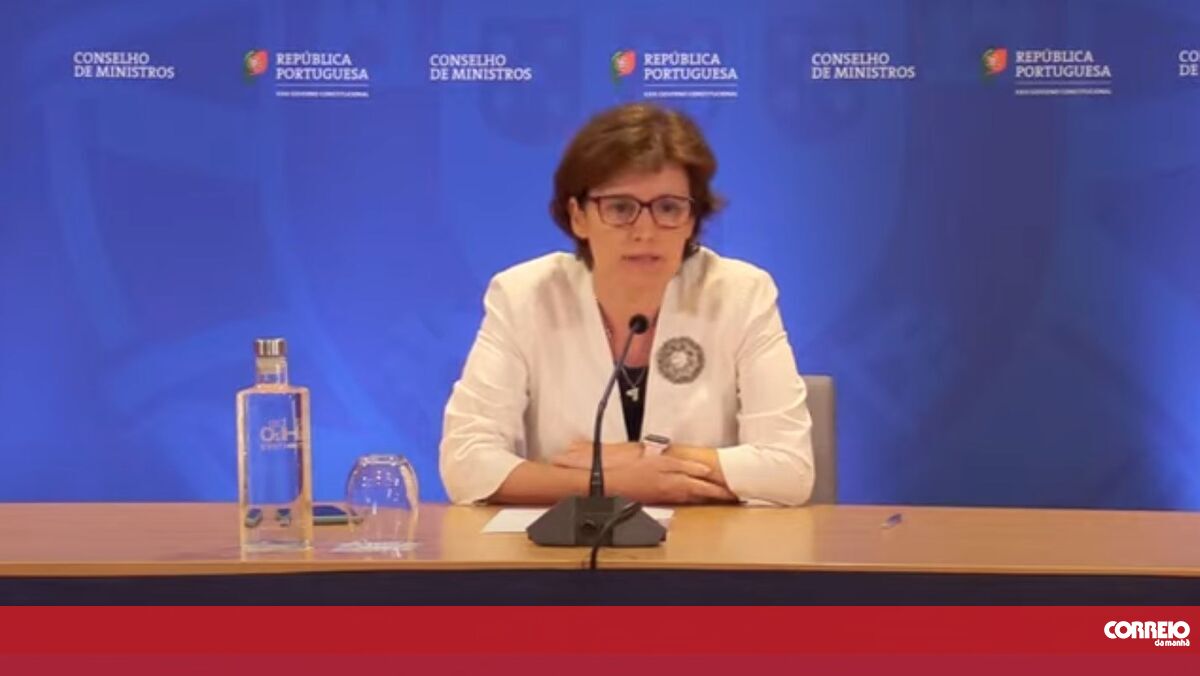 Government approves pension increase and new fuel support Isolation of those infected with Covid lasts up to five days and a certificate is no longer required to enter the country.