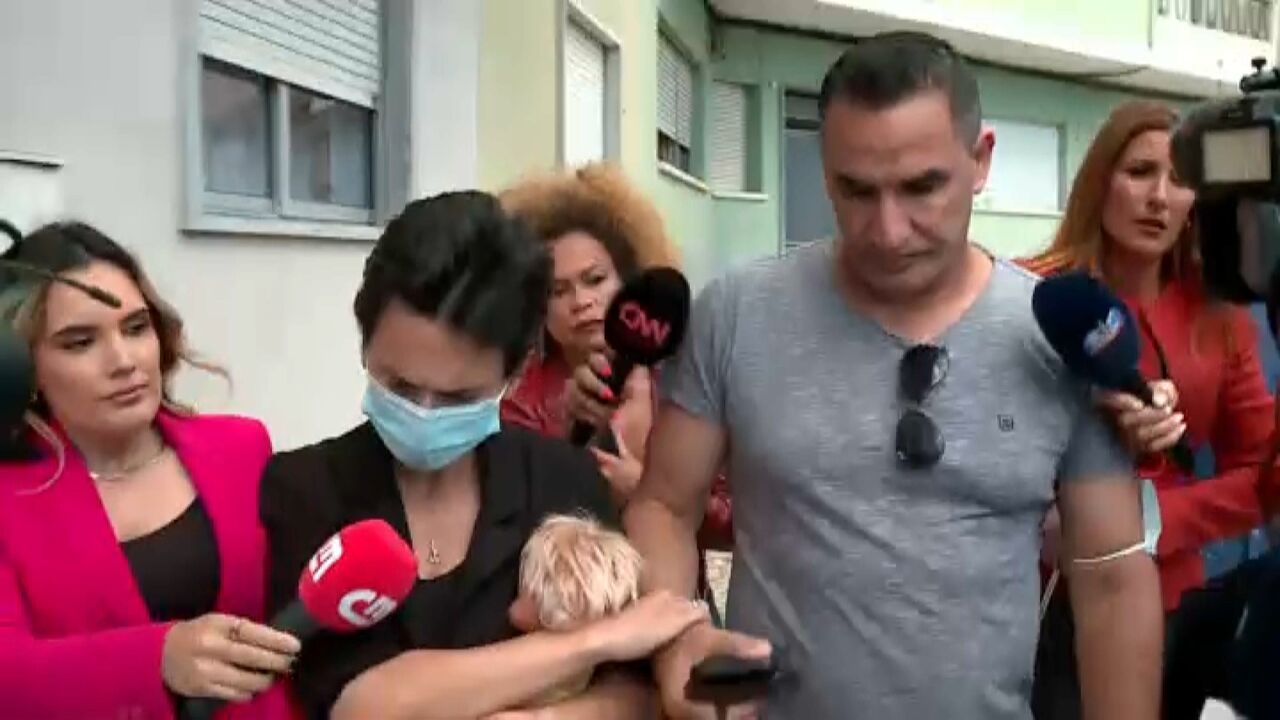 És um monstro": PSP trava novas agressões a mãe a pai de Jéssica à saída do  velório em Setúbal - Portugal - Correio da Manhã