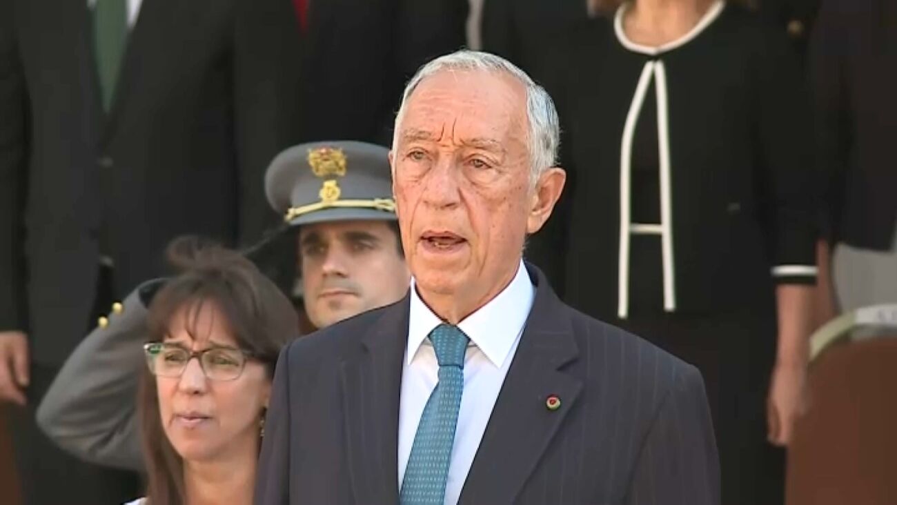 Marcelo Rebelo de Sousa chega às comemorações do Dia de Portugal e é aplaudido por centenas de pessoas