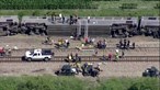 Três mortos e dezenas de feridos em colisão entre comboio e camião do lixo em Missouri, EUA