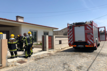 Incêndio destrói garagem de moradia na Póvoa de Varzim