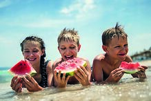 Melancia, crianças, alimento, praia