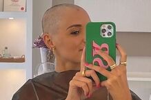 Sara mostrou-se a rapar o cabelo e, no final, com uma peruca