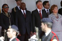 José Eduardo dos Santos e a sua mulher, Ana Paula, acompanhados por Aníbal e Maria Cavaco Silva