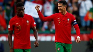 Portugal goleia a Suíça com dois golos de Ronaldo