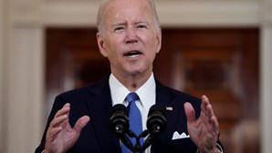 "Este é um dia monumental": Biden assina projeto de lei bipartidário sobre controlo de armas de fogo
